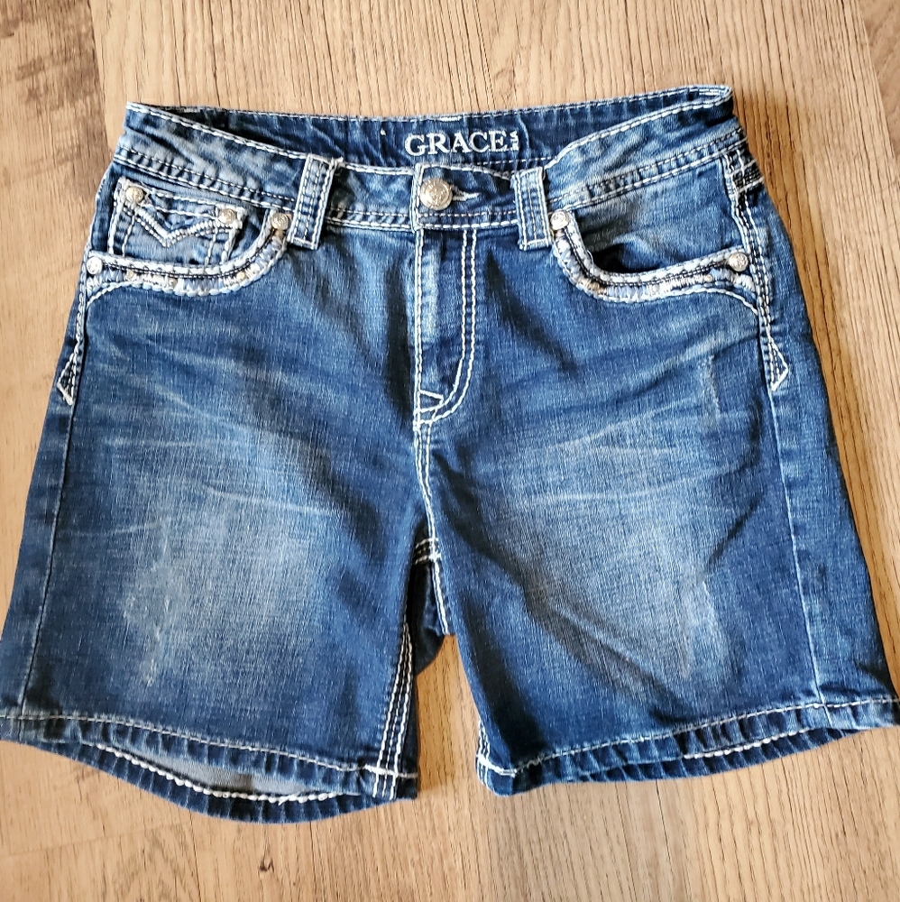 Grace in La shorts  size 29 easy fit